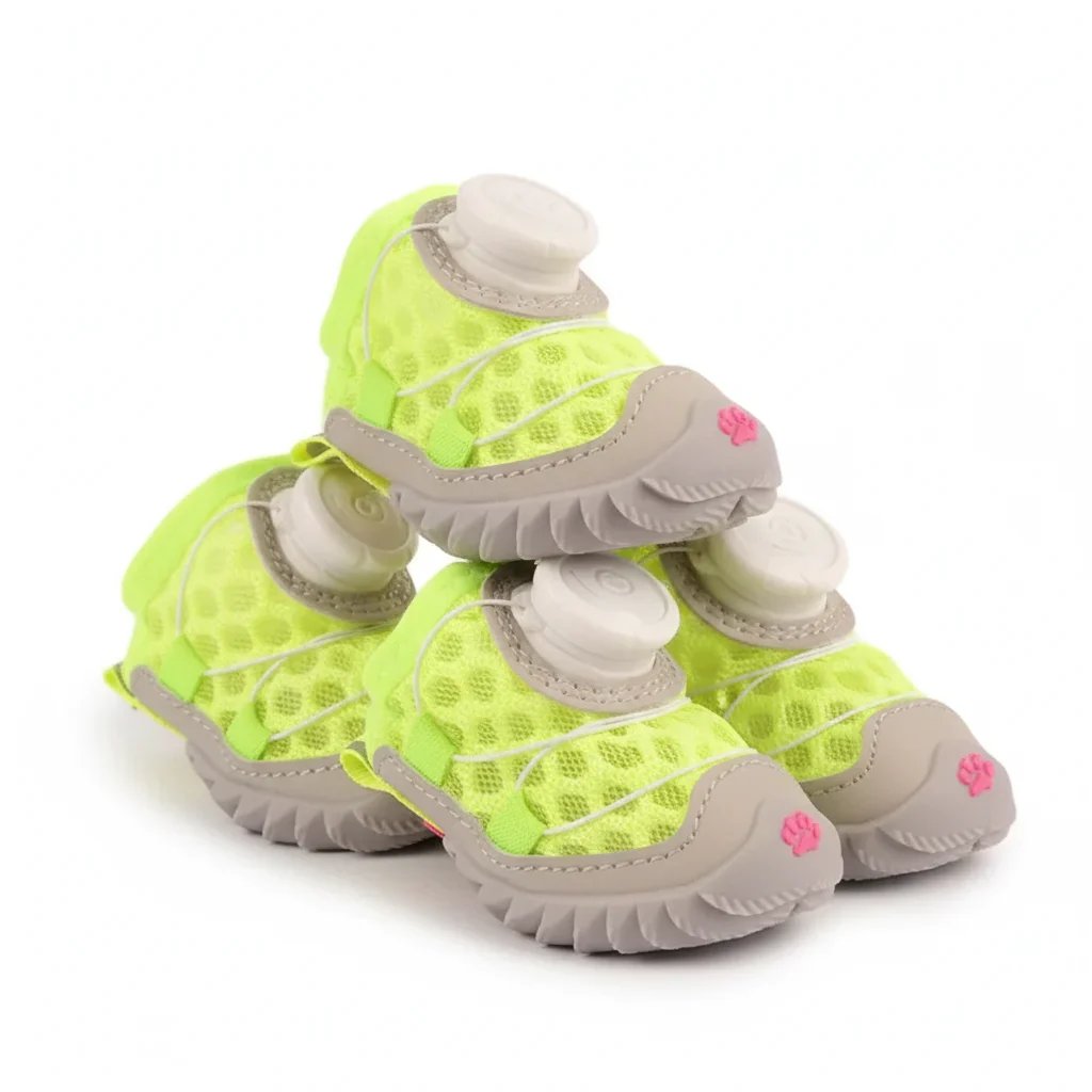Comfortable paw-shaped shoes (2 pairs) suitable for dogs of all sizes